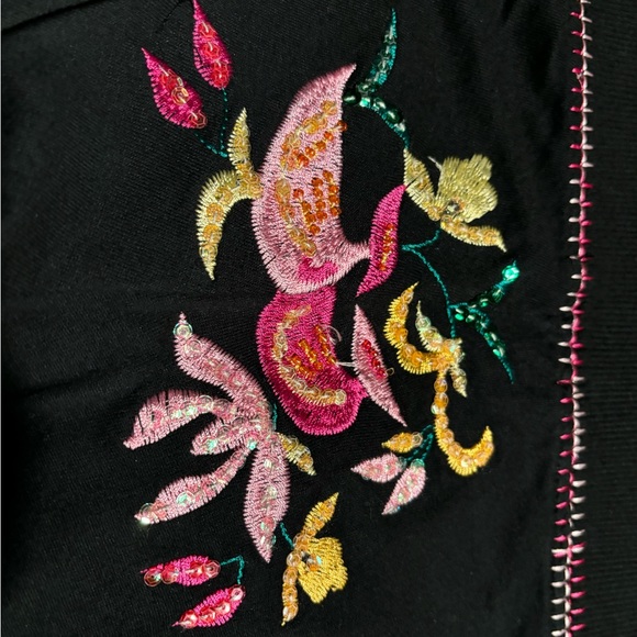 Black women’s sweat suit. - Picture 7 of 7